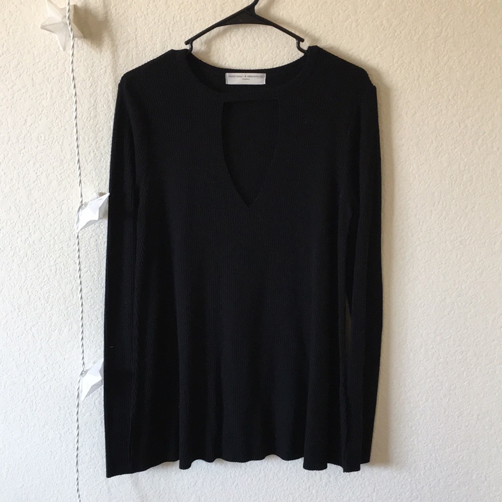 Long sleeve cutout tee